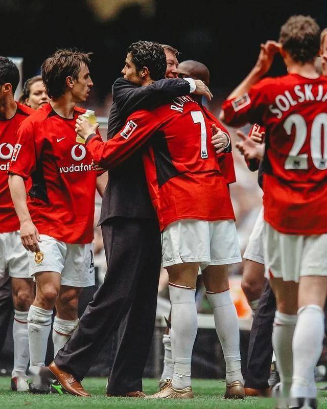 回顾足球经典时刻：传奇再现