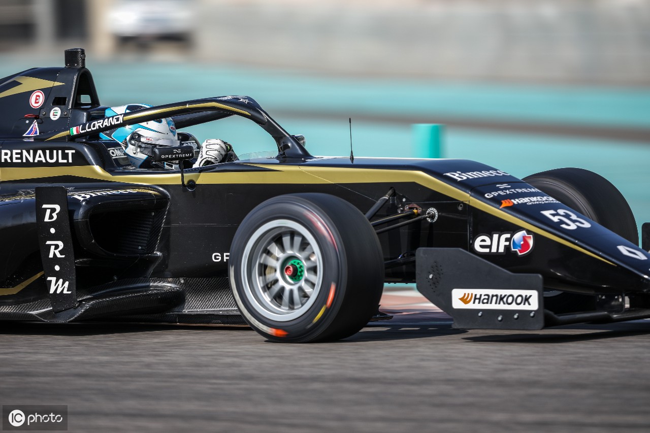 雷诺车队横扫红牛二队，塞恩斯关键制胜的简单介绍