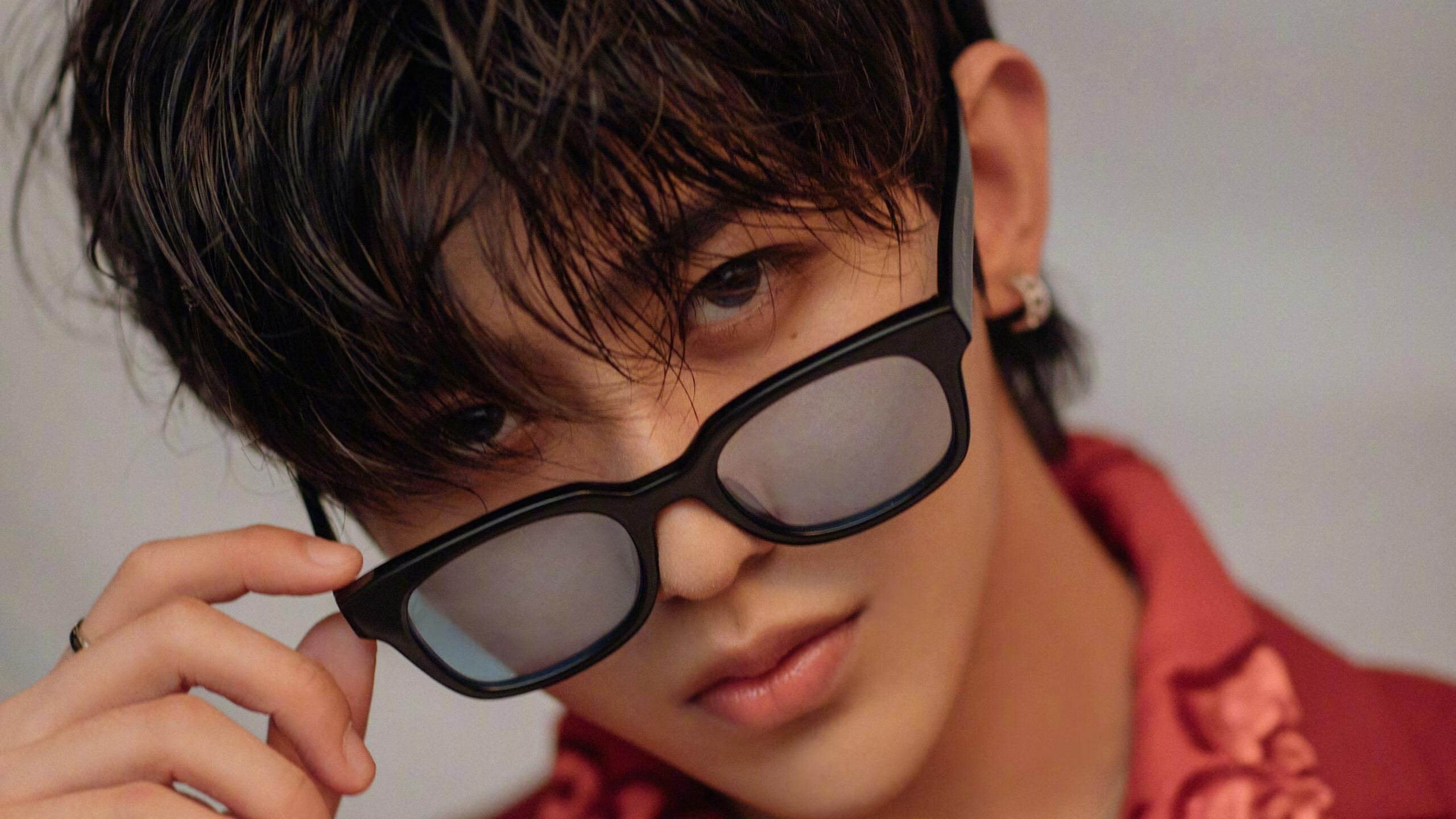 银箭破夜，拉亚在街道迷宫中的完美独奏