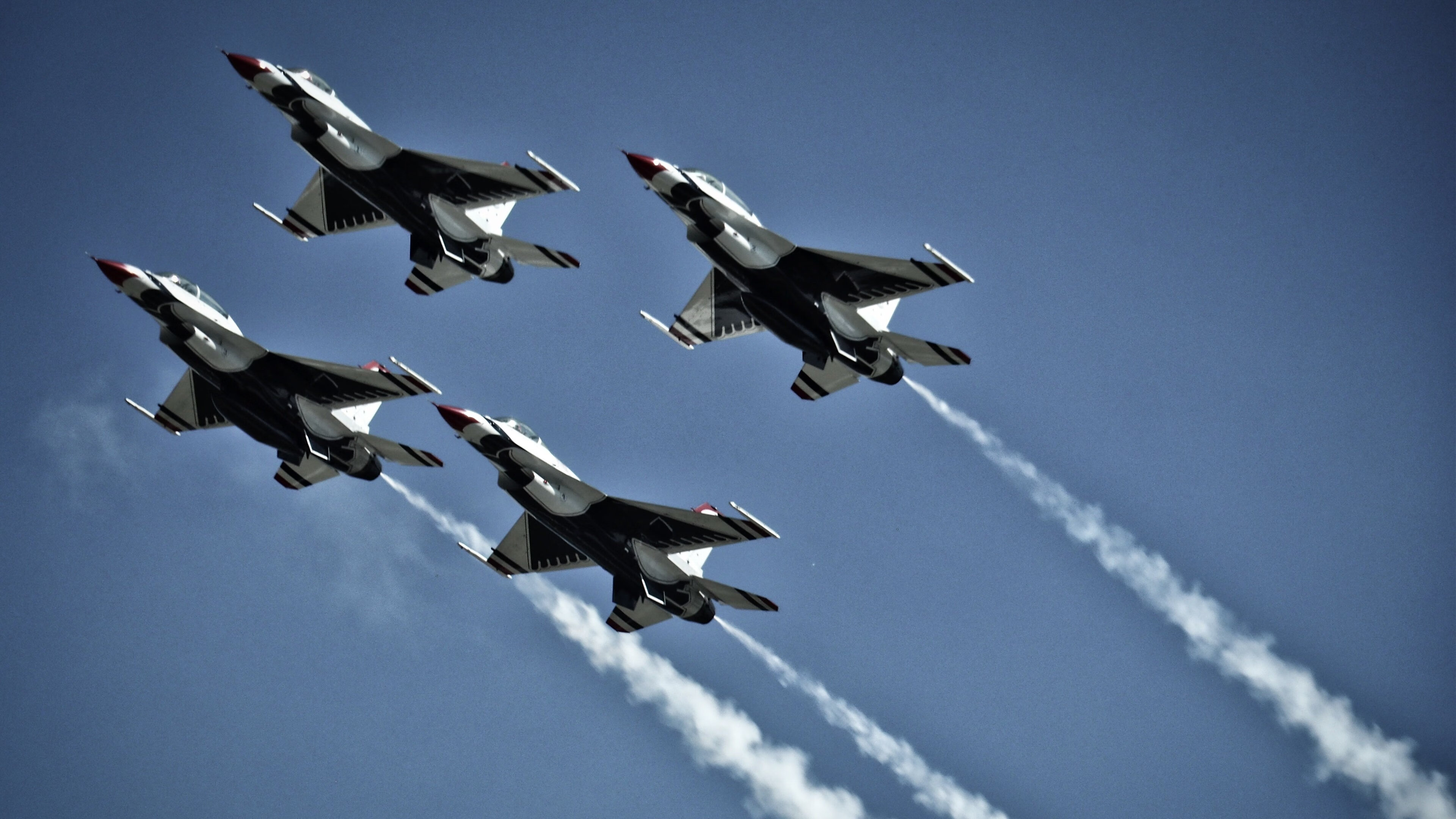 三分线外两米，现代NBA的远古巨兽文班亚马用一记诛心远射宣告，篮球的未来，是位置消亡的混沌时代